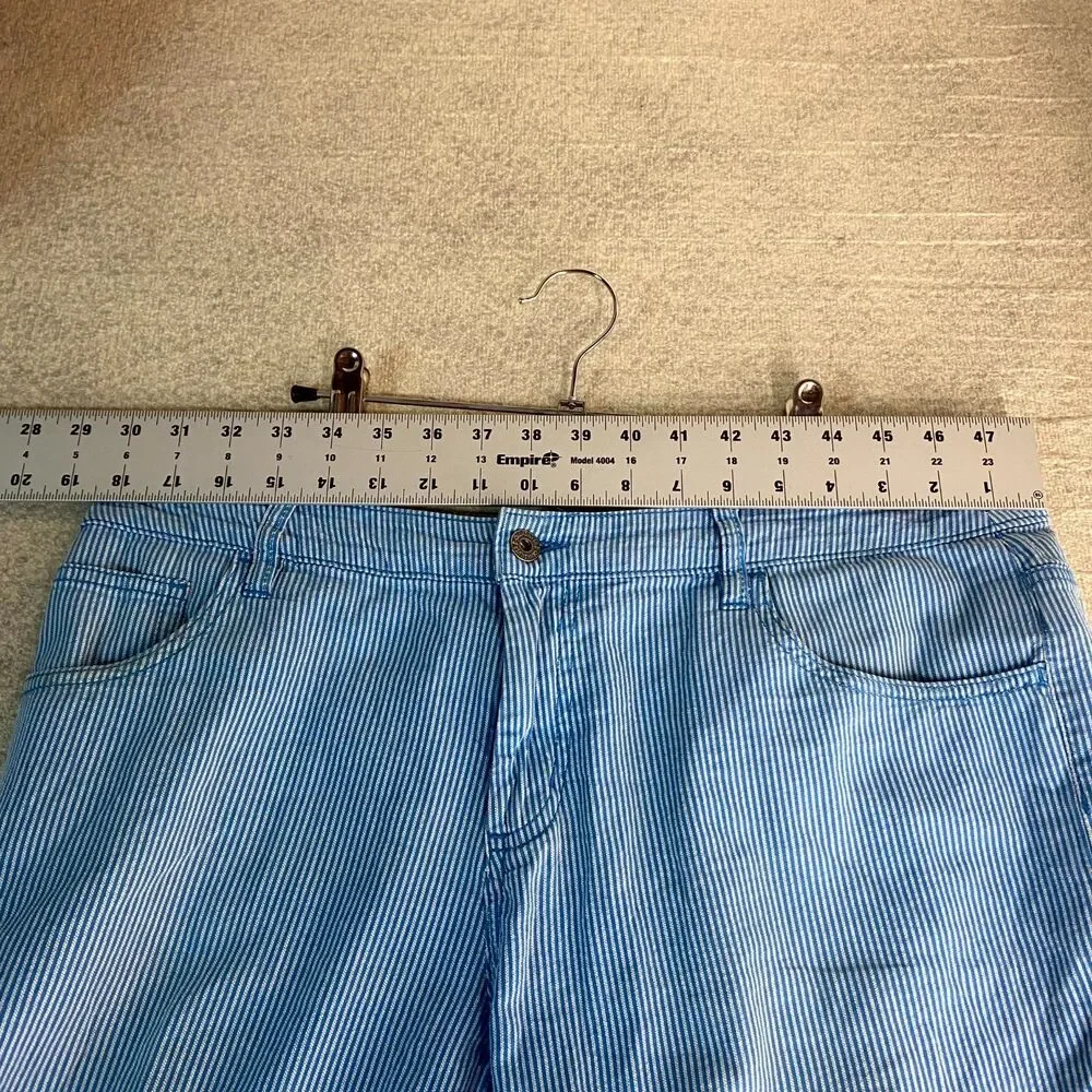 Quiksilver Striped Chino Shorts Blue White Color Mens Size 34‎